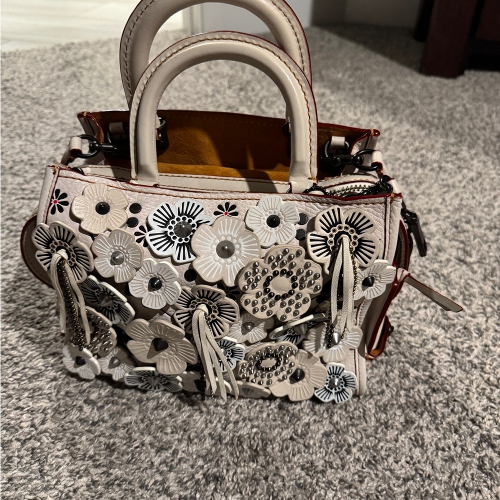 Coach Wild Tea Rose Rogue 25 - Picture 4 of 14